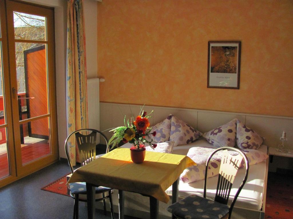 Pension Laerchenhof Dobriach Room photo
